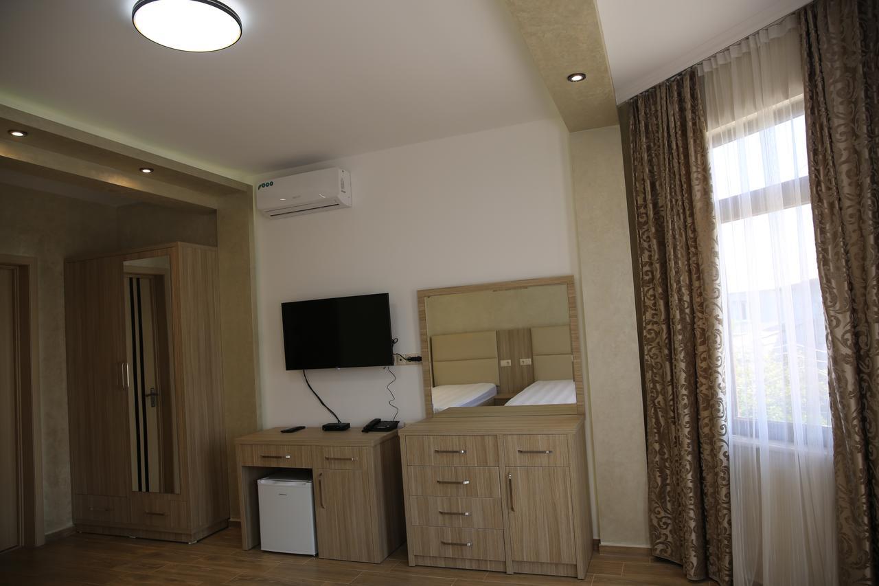 Villa Mariana Batumi Exterior photo