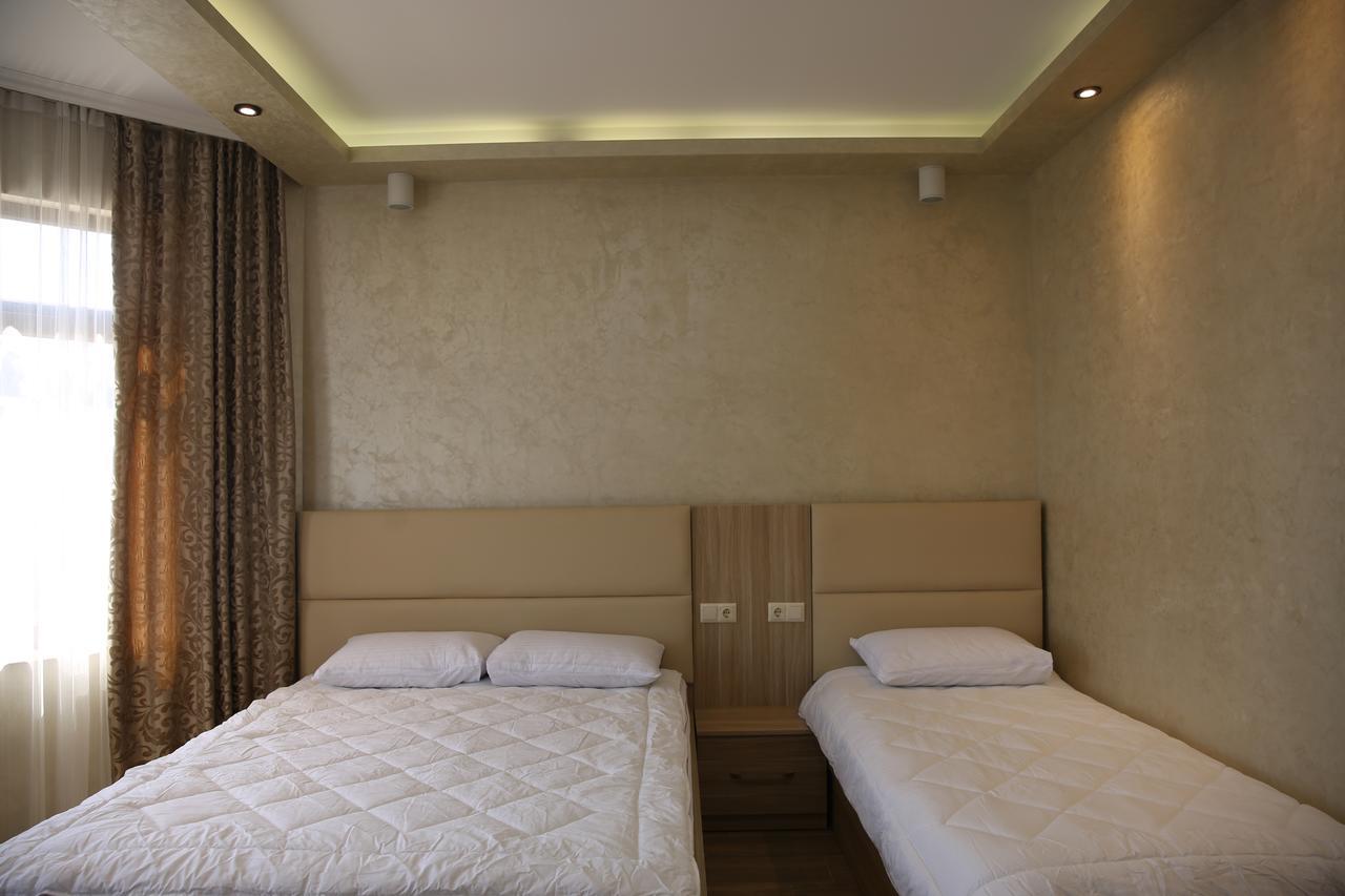 Villa Mariana Batumi Exterior photo
